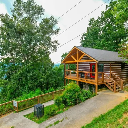 Smoky View On The Rocks Villa